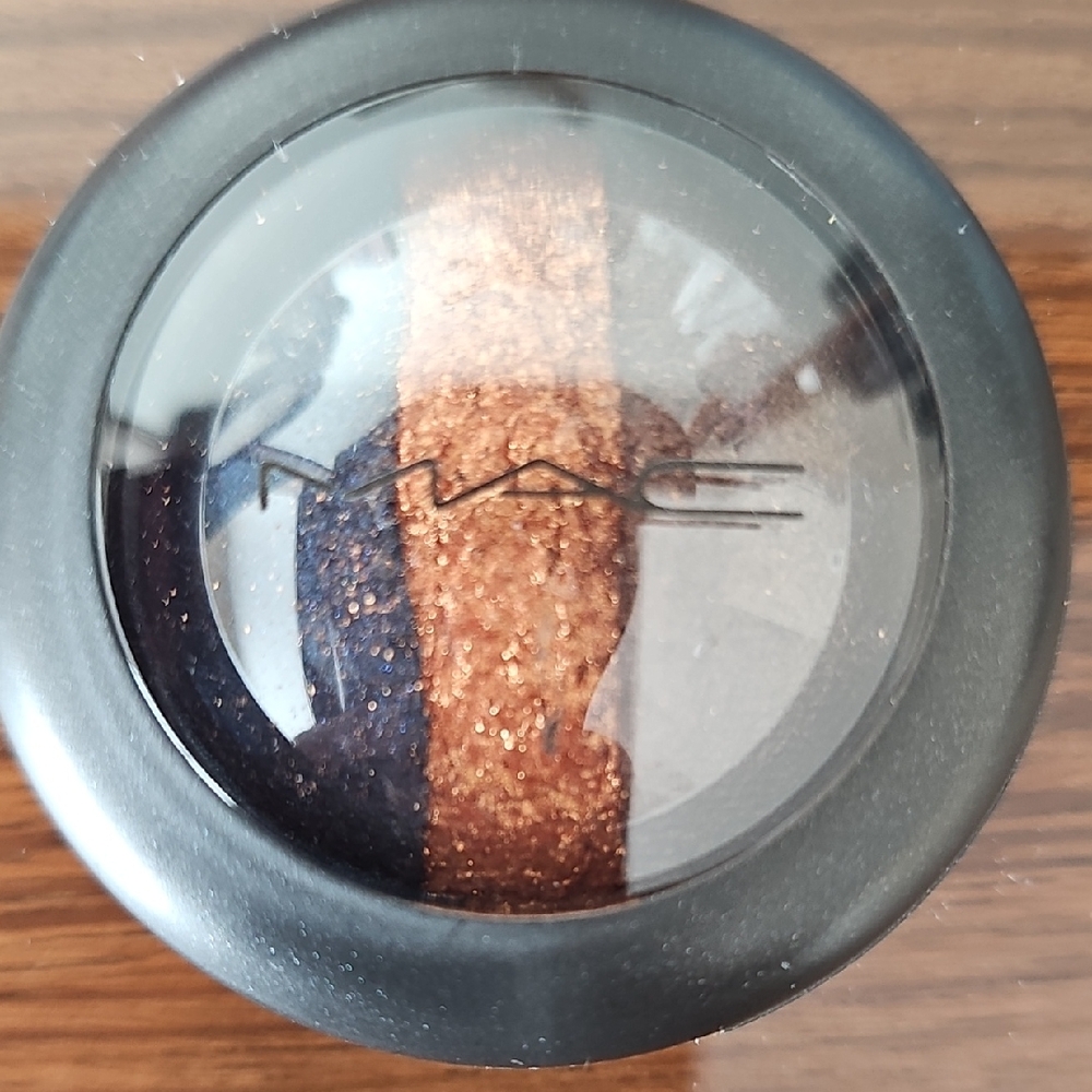 MAC Mineralize Eyeshadow In "Inter-View"